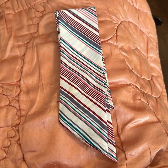 Vintage 70s cream, pink, maroon, turquoise green & gray diagonal striped scarf - Picture 6 of 6